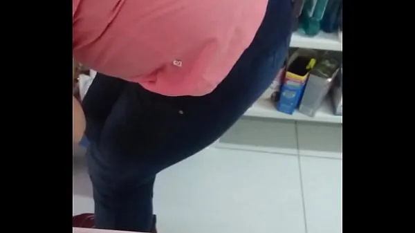 Novo tanga de lojista madura peituda tubo superior