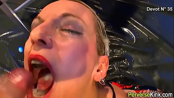 Urine drinker eats cum Tiub teratas segar