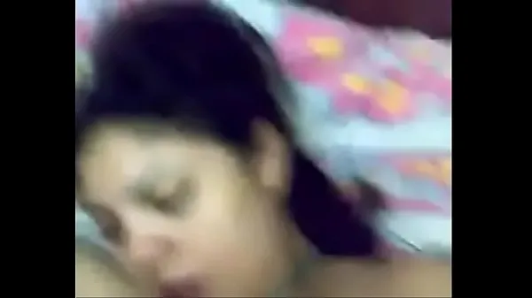 Frisse Indian desi babe moan while fucked harked by boyfriend bovenbuis