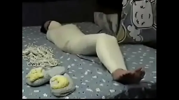 Čerstvá Mummified whore Betty is struggeling and gets feet tickled horná trubica