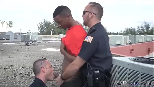 Fersk Cop gay sex clips Apprehended Breaking and Entering Suspect gets to topp tube