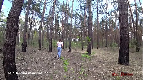 Public outdoor fuck for fit Mia in the forest. Mia Bandini أنبوب علوي جديد