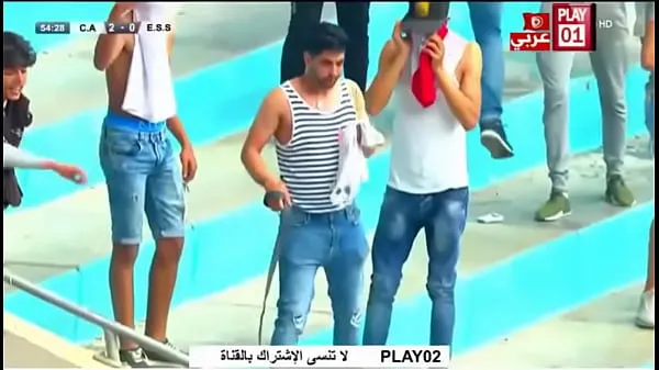 Yeni Tunisian supporter shows his dick to policeen iyi Tüp