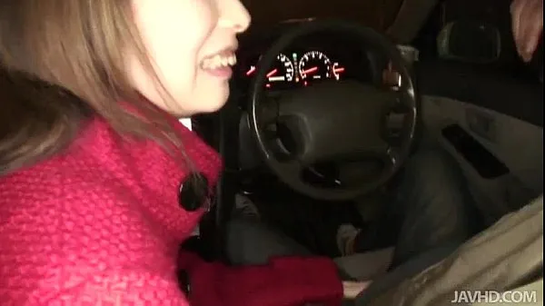 新鲜Horny Rinka steams up the windows in a car sucking a cock顶部管