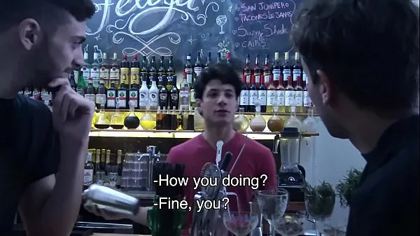 Čerstvá LatinLeche - Cum Thirsty Boy Sucks A Bartenders Uncut Cock horní trubka