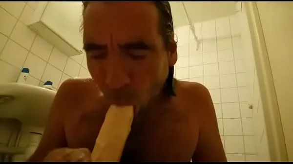 Sucking a big fake dick. Swedish أنبوب علوي جديد