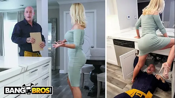 Nouveau BANGBROS - Nikki Benz se fait réparer les tuyaux par le plombier Derrick Piercetop Tube