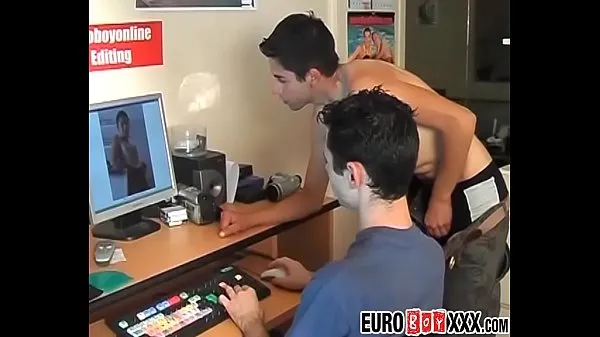 Φρέσκο ​​Young Euro gay twinks fuck and cum top Tube