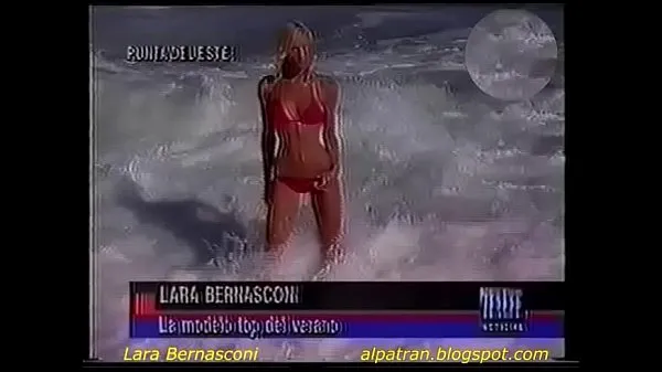 新鲜LARA BERNASCONI in bikini顶部管