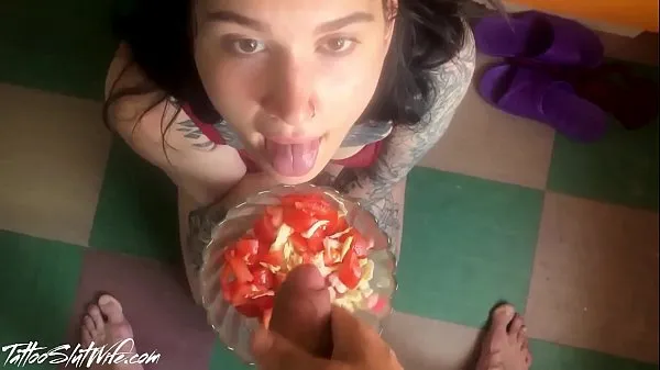 新鲜丈夫他妈的贝贝和经验丰富的沙拉精子 - 食品神物顶部管
