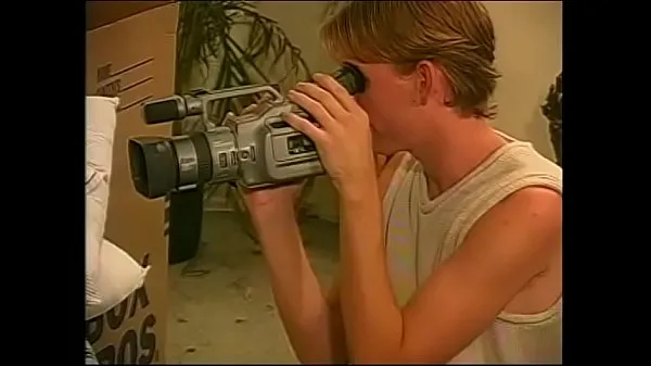 สด Blonde dude asked his neighbour to help him to put up a wall shelf after moving to new flat but they found camera recorder and decided to shoot amoteur bisexual movie หลอดบน