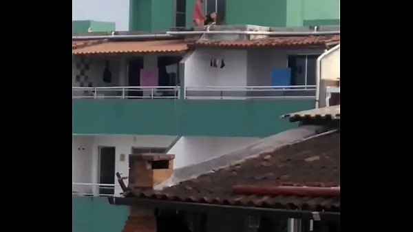 Flagrante de sexo no terraço أنبوب علوي جديد