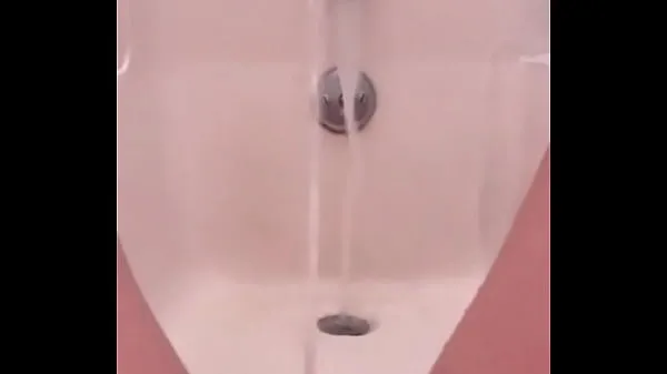 Fresh 18 yo pissing fountain in the bath top Tube