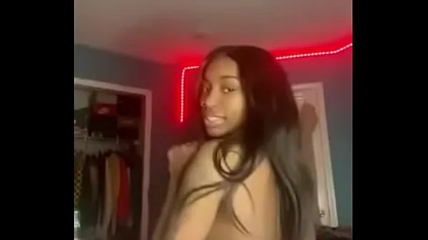 Färskt Ebony with different titties topprör