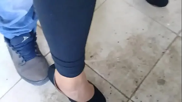 Tubo superior Se ve hermosa en tacones cuando me la cojo fresco