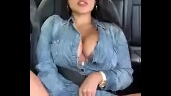 Friss Busty woman masturbates in the car felső cső