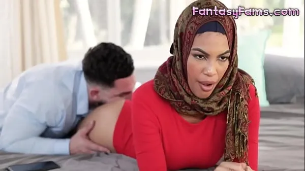 Čerstvá Fucking Muslim Converted Stepsister With Her Hijab On - Maya Farrell, Peter Green - Family Strokes horní trubka