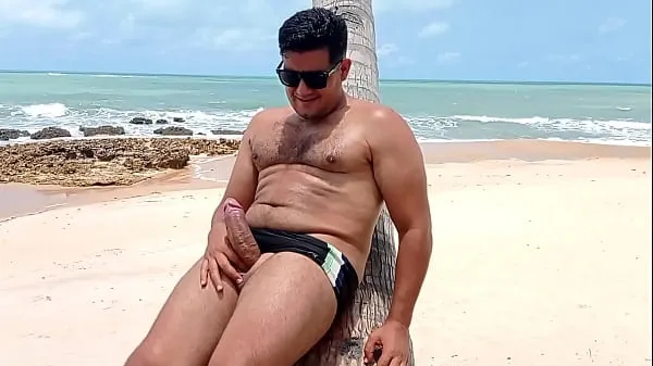 Ống mới Yuri Gaucho masturbating on Coqueirinho PB Beach with bathers on the beach hàng đầu