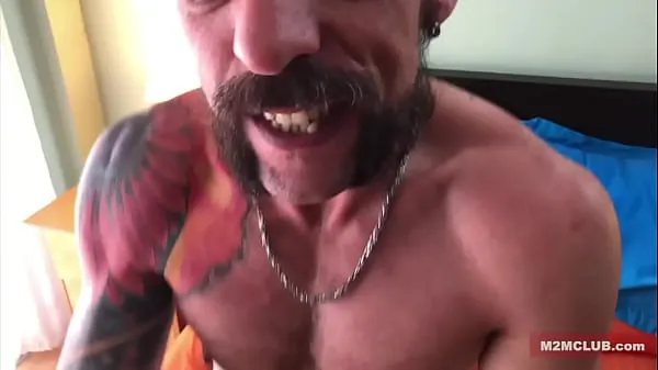 Yeni Bisex Macho Man Barebacking a Faggoten iyi Tüp