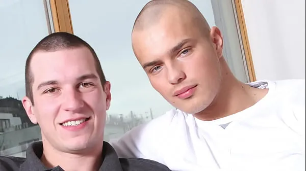 Damn! The guy with the shaved head is hot أنبوب علوي جديد