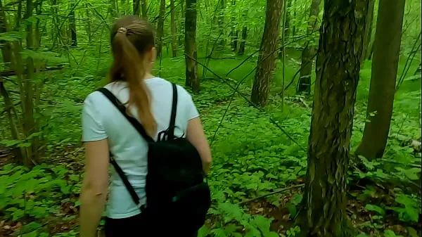 Nuovo La timida studentessa mi ha aiutato a venire e ha mostrato i suoi talenti cattivi! Pompino rischioso e sega nella foresta con il canto degli uccelli! Attivo di Nata Sweet tubo superiore