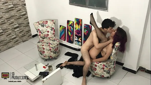 Novo Eu pratico dança erótica com meu meio-irmão e acabo transando com ele HL tubo superior