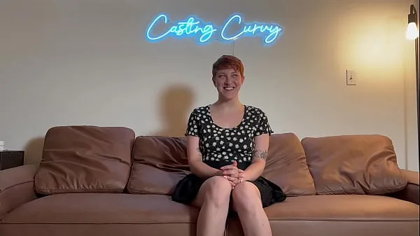 Frisches Curvy Casting: Big Titty Art Hoe versucht sich an PornosTop-Tube