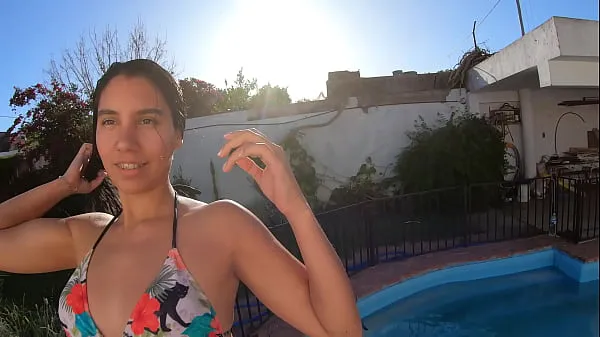 Frisches Lalilove kehrt mit einem entspannenden ANAL SEX am Pool zurückTop-Tube