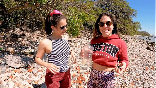ताज़ा Drinking pee 2 girls best friend of "april big ass" risk drinker woman pee in public !!!!RED FULL VIDEO शीर्ष ट्यूब