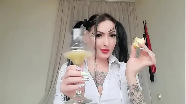 تازہ Sweet and delicious apple spit for the dirty boy. Open your mouth and enjoy an unforgettable cocktail from Dominatrix Nika ٹاپ ٹیوب