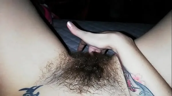 تازہ WET HAIRY PUSSY FINGERING REAL HOMEMADE CLOSEUP ٹاپ ٹیوب