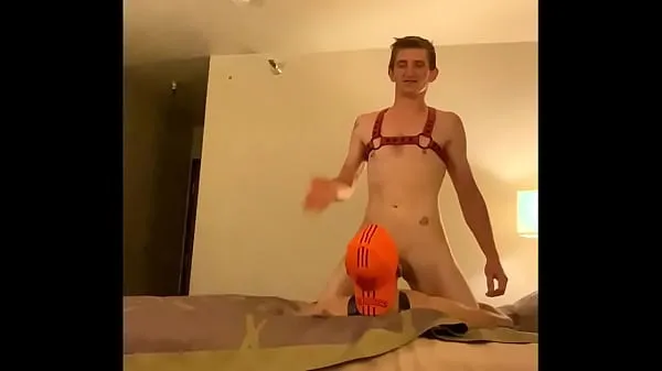 Fresh I was in Portland Oregon for work when this sexy 25 year old Twink hit me up and told me his boyfriend wanted to watch him breed me one morning. Sadly his boyfriend was working so we did the next best thing and made a video of us fucking for him top Tube