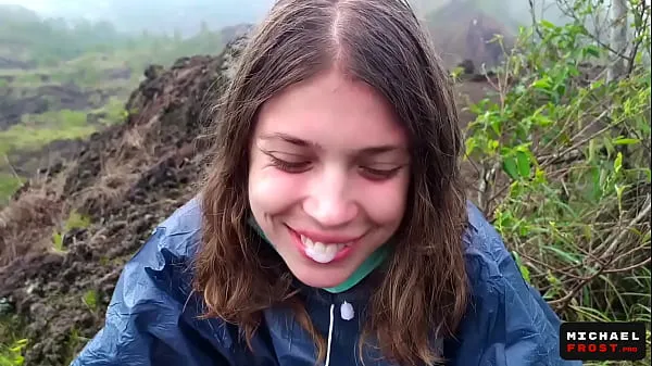 Fresh The Riskiest Public Blowjob In The World On Top Of An Active Bali Volcano - POV top Tube