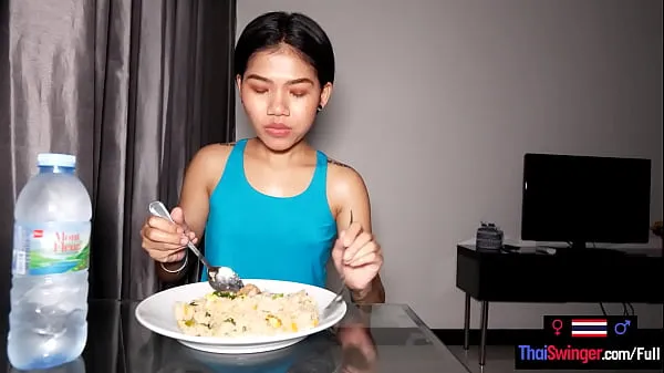 Novo Petite Asian amador GF da Tailândia faz o jantar e faz sexo depois tubo superior