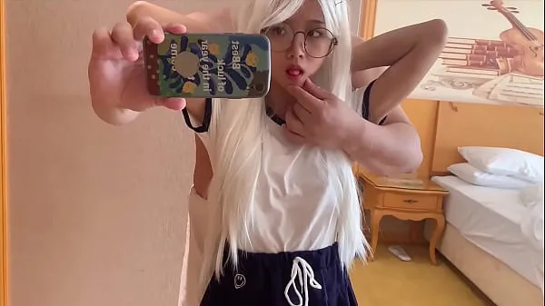 Čerstvá The cute girlfriend put on a wig this time and touched her whole body in front of the mirror horní trubka