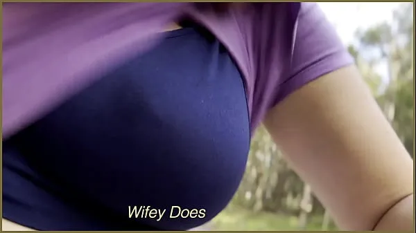 MILF flashes tits in public hike أنبوب علوي جديد