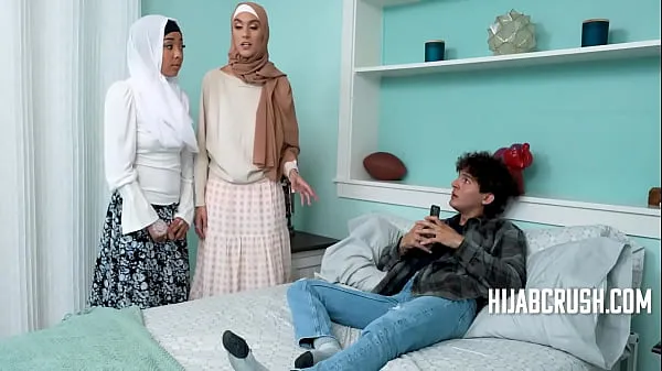 Novo Irmãs adotivas usando hijab são pegas por enteado oportunista tubo superior