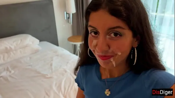 Świeża Step sister lost the game and had to go outside with cum on her face - Cumwalk górna rura