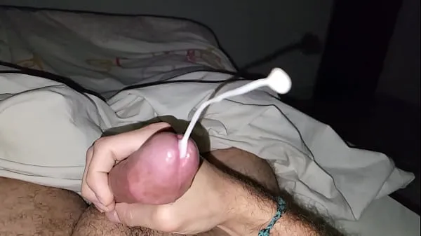 Fresh Slowmotion cumshot in bed top Tube