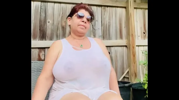 Świeża Big tits wet t-shirt górna rura