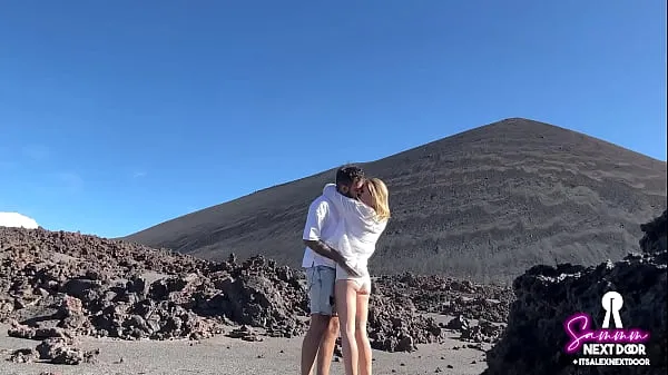 Nouveau Public Sex - We hiked a volcano and he erupted in my mouthtop Tube